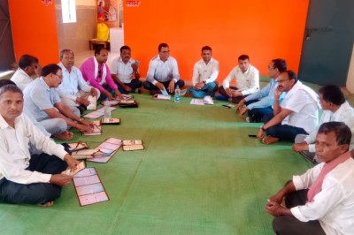 मां भानेश्वरी जयंती के संबंध में आदर्श ग्राम सुरगी मे महत्वपूर्ण बैठक साहू समाजो का