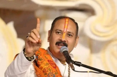 एक दिवसीय हालेकोसा प्रवास में पंडित प्रदीप मिश्रा :
