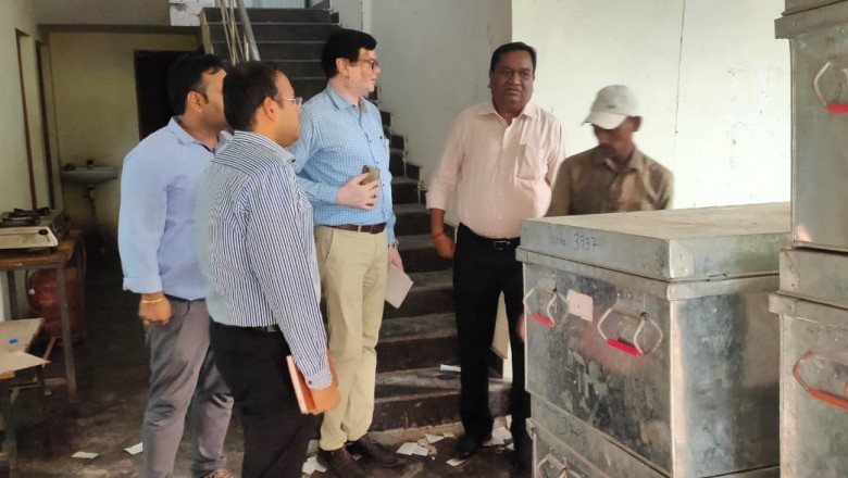 कलेक्टर ने नवीन जिलों को भेजे जा रहे ईव्हीएम कार्य का किया निरीक्षण,नवीन जिलों को कुल 1040 बीयू, 740 सीयू एवं 835 वीवीपैट भेजा गया