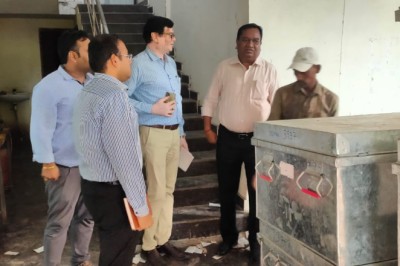 कलेक्टर ने नवीन जिलों को भेजे जा रहे ईव्हीएम कार्य का किया निरीक्षण,नवीन जिलों को कुल 1040 बीयू, 740 सीयू एवं 835 वीवीपैट भेजा गया