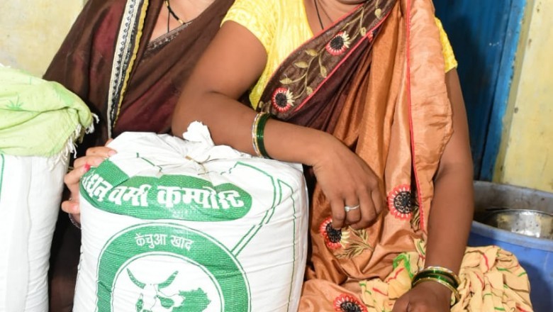 धुन की पक्की, ऊर्जावान, उत्साही महिलाओं के चेहरे से उनके स्वावलंबी होने की खुशी हो रही बयां :