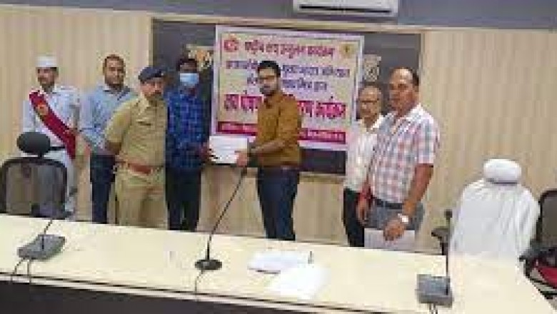 टीबी मुक्त भारत अभियान के क्रियान्वयन में भारतीय रेडक्रॉस सोसायटी जिला शाखा राजनांदगांव ने निक्षय मित्र के रूप में 100 मरीजों को लिया गोद