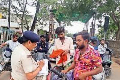 कानूनी कार्यवाही:रेलवे क्रॉसिंग पर चलाया जागरुकता अभियान...