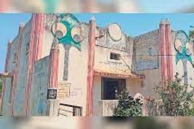 फंड का अभाव :पसौद में बने प्रदेश के पहले मॉडल आंगनबाड़ी केंद्र का 8 साल से नहीं हुआ रंग-रोगन...