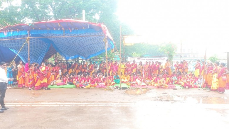 एकसूत्री मांग : महिला स्वयं सेविका कल्याण समिति दुर्ग महिलाओं के अनिश्चितकालीन धरना प्रदर्शन में शाल्मिल हुए अधिकारी...