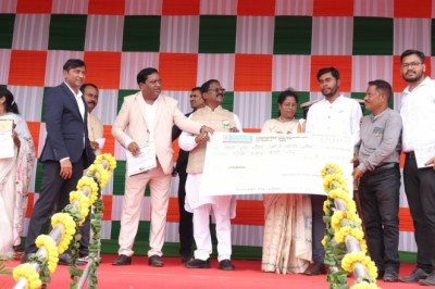 बघेरा के कामधेनु गौठान को उत्कृष्ठ गौठान से किया सम्मानित...