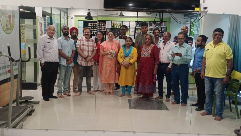 भावना उपाध्याय के नेतृत्व तथा संचालन में प्रेरक वार्ता का आयोजन रविवार को नेहरू नगर(इस्ट) के सभागार में आयोजित किया गया...