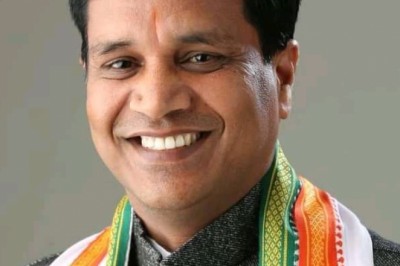 सत्ता एवं संगठन को साथ लेकर चलने वाले....डोंगरगढ़ विधायक भुनेश्वर शोभा राम बघेल जी....
