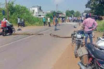 धमतरी में भीषण सड़क हादसा : एक ही परिवार के दो सदस्यों की मौत...2 की हालत गंभीर....