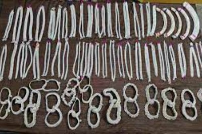 वाहनों की चेकिंग के दौरान पुलिस की बड़ी कार्रवाई...7 लाख कैश और 5 लाख का जेवर मिला....