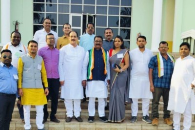 खुज्जी विधायक  भोलाराम साहू के शपथ में पहुंचे खुज्जी विधानसभा क्षेत्रवासी