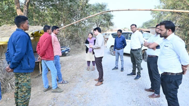अवैध धान परिवहन व भंडारण पर प्रशासन ने कार्यवाही  कलेक्टर  छिकारा ने अंतर्राज्यीय चेकपोस्ट का आकस्मिक निरीक्षण किया