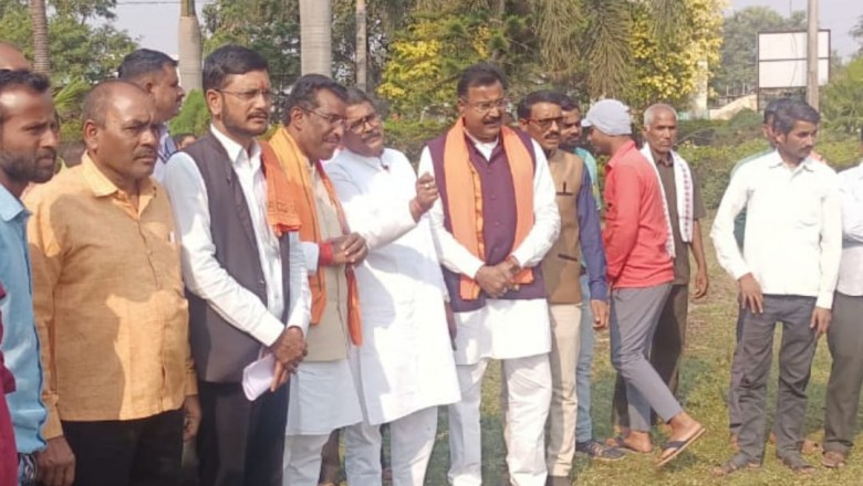 विकसित भारत संकल्प यात्रा में कृषकों को प्रधानमंत्री किसान सम्मान निधि तथा किसान क्रेडिट कार्ड का मिल रहा है लाभ
