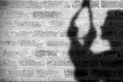 नाबालिक बच्चे ने की आत्महत्या , ग्रीटिंग कार्ड न खरीद पाने की वजह से उठाया यह कदम