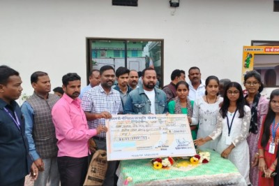 भारत सरकार के फ्लैगशिप योजनाओं की आमजन को दी गयी जानकारी पात्र महिला हितग्राहियों को मिले उज्ज्वला योजना के तहत मिले  गैस कनेक्शन