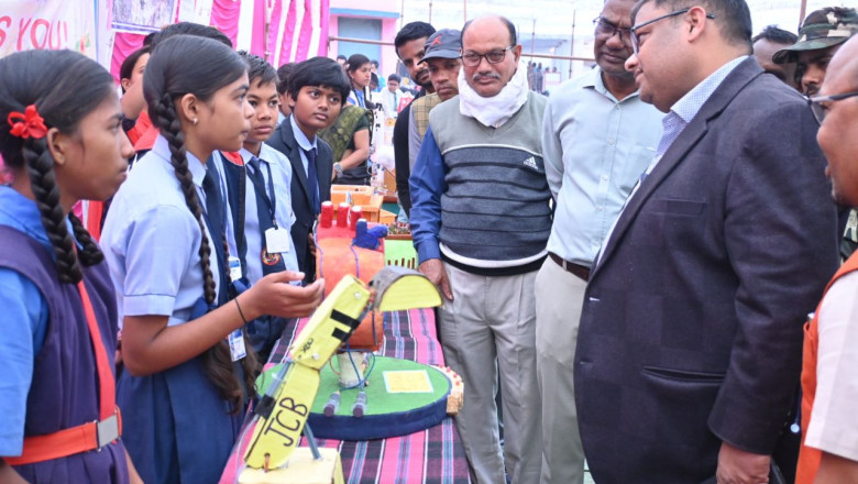 कलेक्टर  अग्रवाल जिला स्तरीय विज्ञान मेला में हुए शामिल