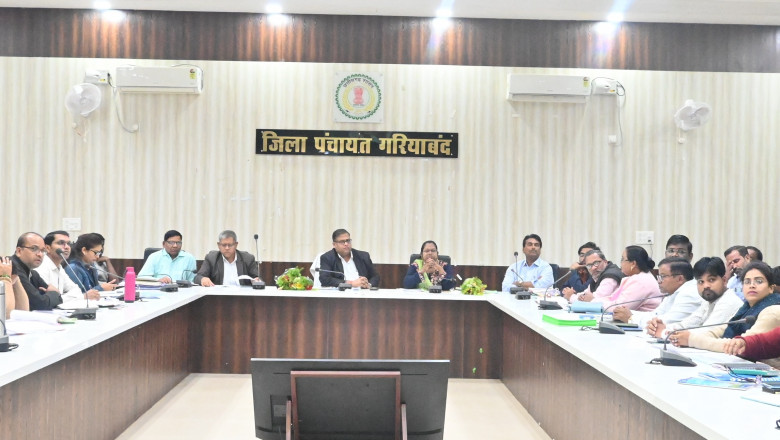 कलेक्टर  अग्रवाल ने स्वास्थ्य, महिला बाल विकास विभाग एवं समाज कल्याण विभाग की ली समीक्षा बैठक