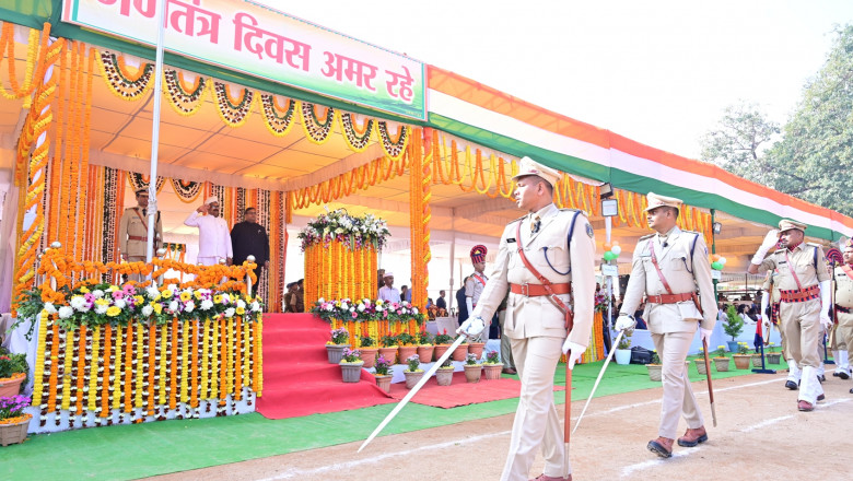जिले में हर्षाेल्लास के साथ मनाया गया गणतंत्र दिवस लोकसभा सांसद  चुन्नीलाल साहू ने ध्वजारोहण कर ली परेड की सलामी