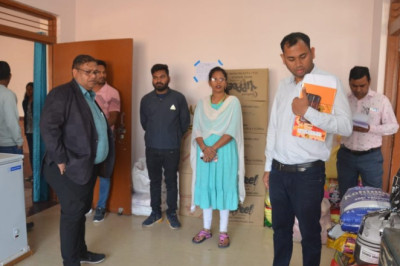 जिला कलेक्टर  शिक्षा और स्वास्थ्य को लेकर एक्शन मूड में,लगाई फटकार, मौके पर नदारद प्रिंसिपल और अधीक्षक को कारण बताओ नोटिस जारी