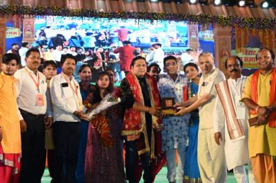विवेक शर्मा के छत्तीसगढ़ी गीतों में जमकर झूमे दर्शक रजनी रजक ने बताई राजा ढोला मारू की प्रेमकथा