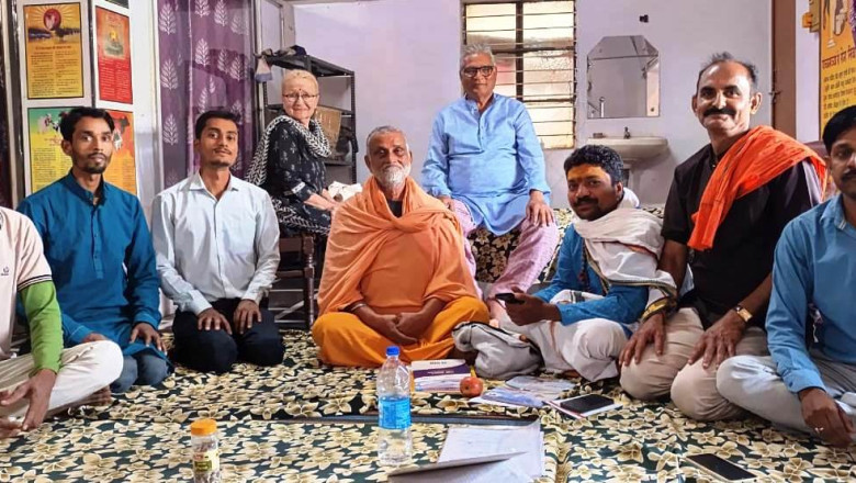 पंचगव्य विद्यापीठ्म कांचीपुरम् तमिलनाडु के कुलपति डॉ. कमल टावरी ने पंचगव्य डॉक्टर्स एवं गौसेवकों को दिया विशेष मार्गदर्शन