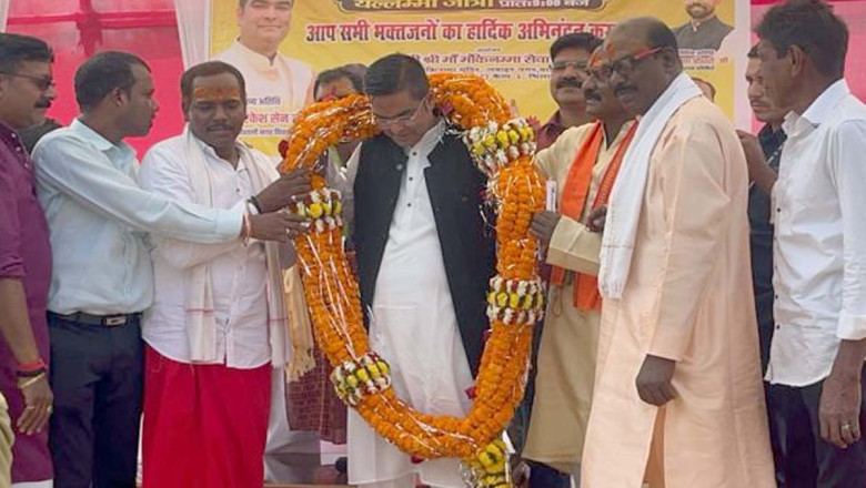 मां रेणुका यलम्मा जात्रा में झूमे श्रद्धालु, समाज के लिए विधायक रिकेश ने की बड़ी घोषणा मां मंकिनम्मा मंदिर परिसर के चारों ओर होगी फेंसिग, सामुदायिक भवन के लिए मिलेंगे विधायक निधि से पांच लाख रुपए