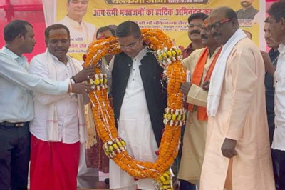 मां रेणुका यलम्मा जात्रा में झूमे श्रद्धालु, समाज के लिए विधायक रिकेश ने की बड़ी घोषणा मां मंकिनम्मा मंदिर परिसर के चारों ओर होगी फेंसिग, सामुदायिक भवन के लिए मिलेंगे विधायक निधि से पांच लाख रुपए