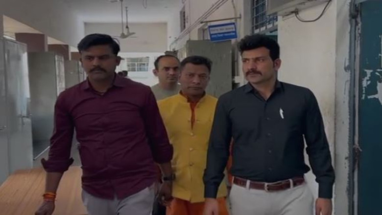 कई राज्यों के लोगों को बनाया ठगी का शिकार, 10 से ज्यादा बैंक अकाउंट सीज, आरोपी गिरफ्तार आर्मी अफसर बनकर करोड़ों की धोखाधड़ी