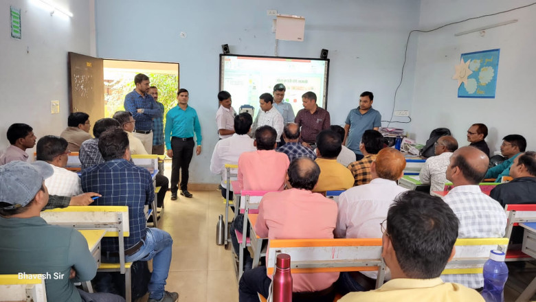 लोकसभा आम निर्वाचन 2024  - मतदान दलों को दिया गया प्रशिक्षण