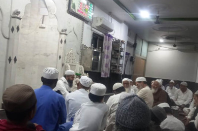 रमजान में मस्जिदों और घरों में इबादत का सिलसिला जारी