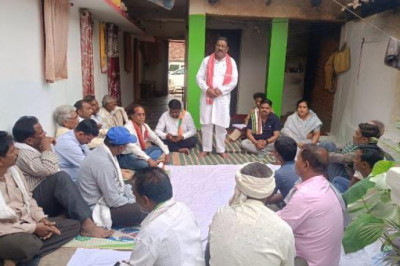 खुज्जी विधायक भोलाराम साहू ने जोब सेक्टर व बम्हनी चारभाठा में ली बैठक