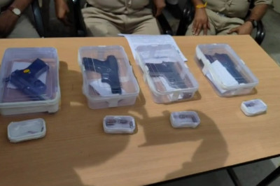 रतलाम जिले में अवैध हथियार के साथ पुलिस ने चार आरोपी को गिरफ्तार किया 4 पिस्टल और 9 जिंदा कारतूस जब्त, कोड वर्ड में करते थे डील