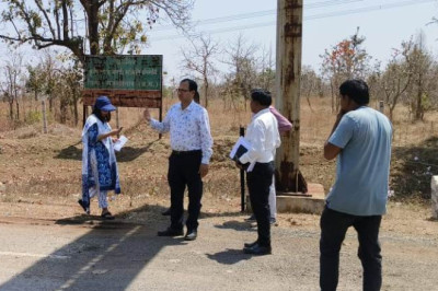 कलेक्टर ने कल्लूबंजारी एवं दामाबंजारी चेकपोस्ट का किया निरीक्षण
