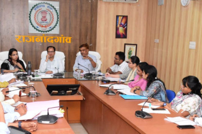 निर्वाचन कार्य के सुचारू संपादन हेतु सहायक रिटर्निंग अधिकारी एवं अन्य अधिकारियों की ली बैठक
