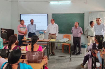 ’आज जिले के स्कूल शिक्षा के 1500 से ज्यादा महिला कर्मचारियों को दिया जा रहा निर्वाचन संबंधी प्रशिक्षण’