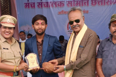रंग छत्तीसगढ़ के संचालक खुमेश साहू हुए सम्मानित