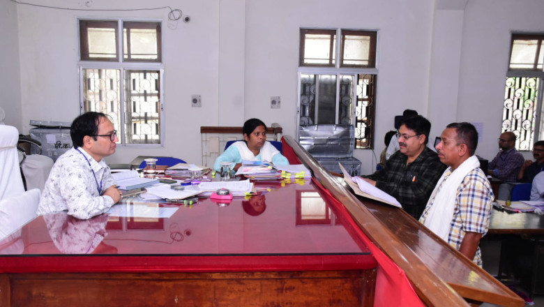 आज 11 नामांकन हुए प्राप्त एवं 210 अभ्यर्थियों ने लिया नाम निर्देशन पत्र