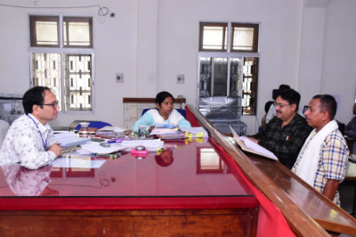 आज 11 नामांकन हुए प्राप्त एवं 210 अभ्यर्थियों ने लिया नाम निर्देशन पत्र