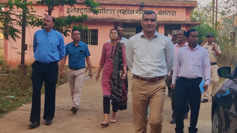 जिलाधीश ने ईवीएम, वीवीपैट, वेयर हाउस और परिसर की सुरक्षा व्यवस्था देखी