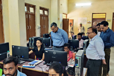 कलेक्टर ने जिला पंचायत संसाधन केंद्र और लाइवलीहुड कॉलेज का निरीक्षण किया