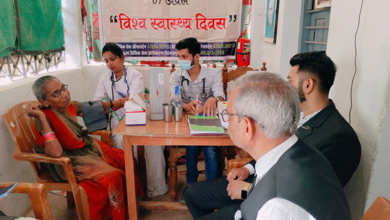 विश्व स्वास्थ्य दिवस पर जिला न्यायालय एवं वृद्धाश्रम में किया गया विधिक स्वास्थ्य शिविर का आयोजन