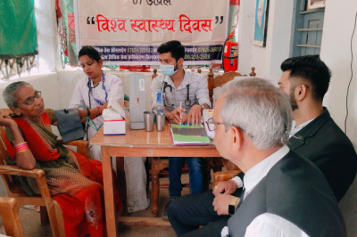 विश्व स्वास्थ्य दिवस पर जिला न्यायालय एवं वृद्धाश्रम में किया गया विधिक स्वास्थ्य शिविर का आयोजन
