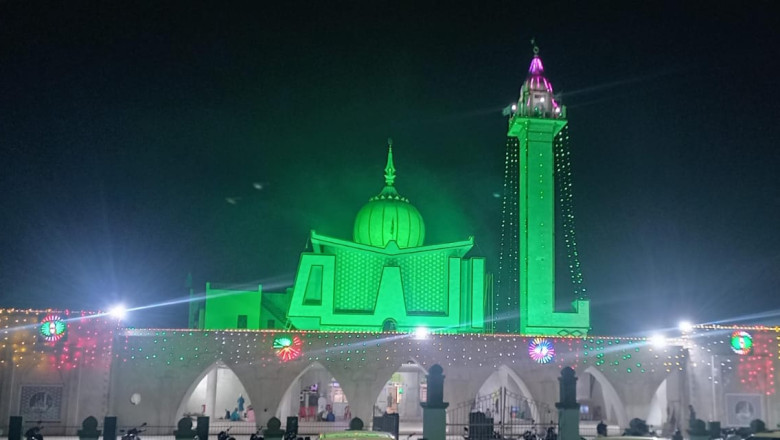 घरों और मस्जिदों में इफ्तार के बाद से सुबह  तक चलता रहा इबादतों का सिलसिला