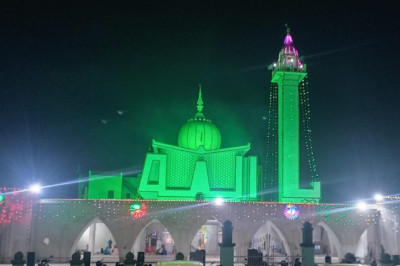 घरों और मस्जिदों में इफ्तार के बाद से सुबह  तक चलता रहा इबादतों का सिलसिला