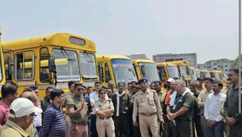 स्कूली छात्र/छात्राओं के सुरक्षित परिवहन को ध्यान में रखते हुए पुलिस ग्राउण्ड सेक्टर 06 भिलाई में स्कूल बसों की सप्राईज जांच शिविर