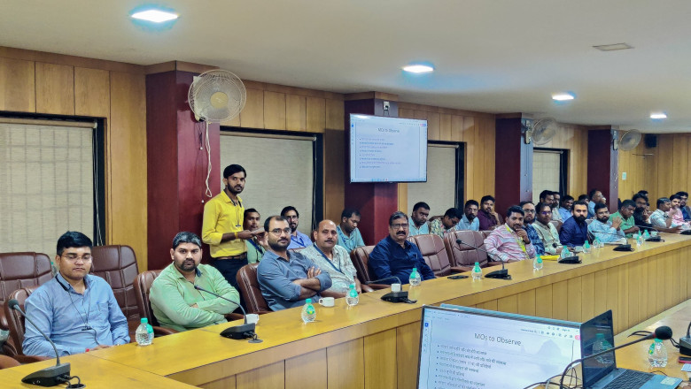 कलेक्टर की मौजूदगी में माइक्रो ऑब्जर्वर का हुआ प्रशिक्षण’  ’सतर्क और निष्पक्ष होकर काम करें माइक्रो ऑब्जर्वर - कलेक्टर’