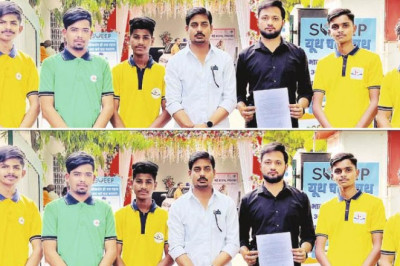 आत्मानंद स्कूल के 11वीं कक्षा के छात्रों में  47 में 30 बच्चे फेल हुए है  छात्रों ने कलेक्टर से कहां-हम कैसे फेल हुए इसकी जांच कराएं....