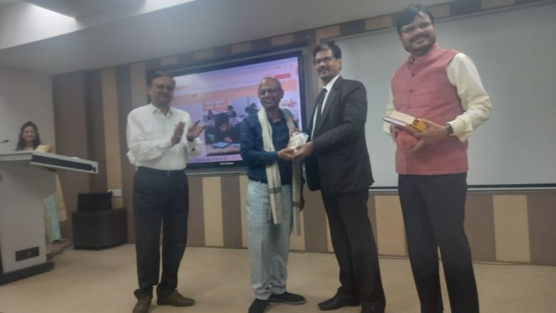 छात्र-छात्राओं के जीवन में उनका अध्ययन काल सर्वाधिक महत्वपूर्ण होता है - डॉ लक्ष्मीकांत बेहरा