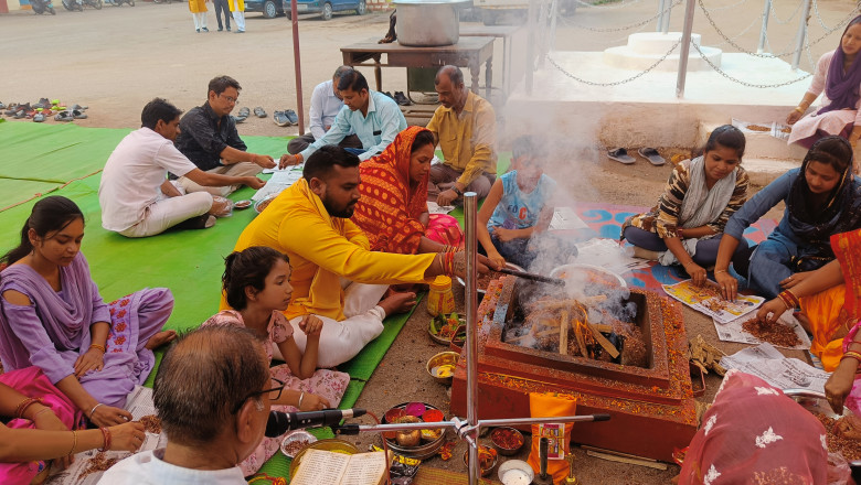 महाअष्टमी पर निगम परिसर माँ दुर्गा मंदिर में हुआ हवन-पूजन, सुख समृद्धि की कामनाः