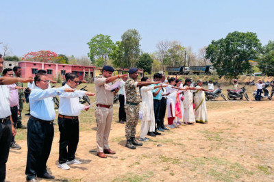 सभी नागरिकों को मतदान करने कलेक्टर एस जयवर्धन ने दिलाई शपथ